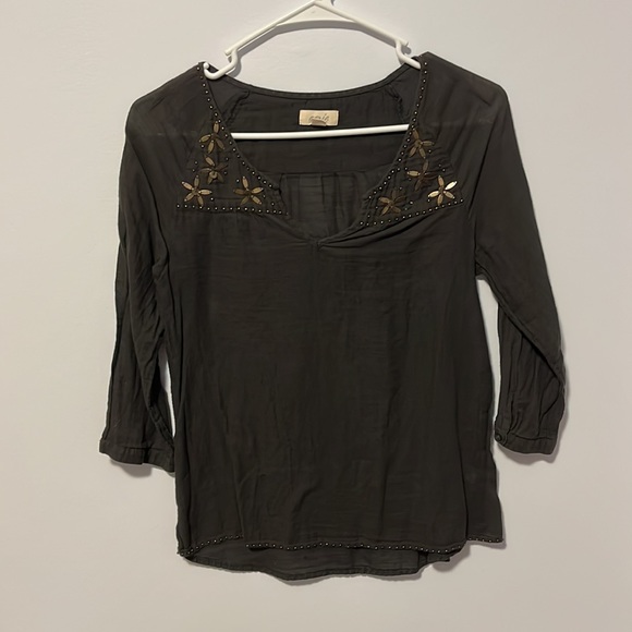 3 Blouses - Picture 3 of 4